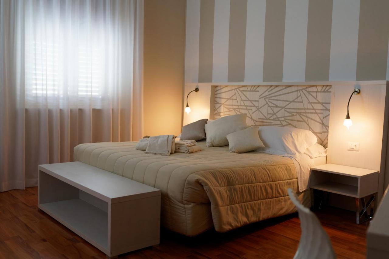 Hotel Sant'Elia Месина Екстериор снимка