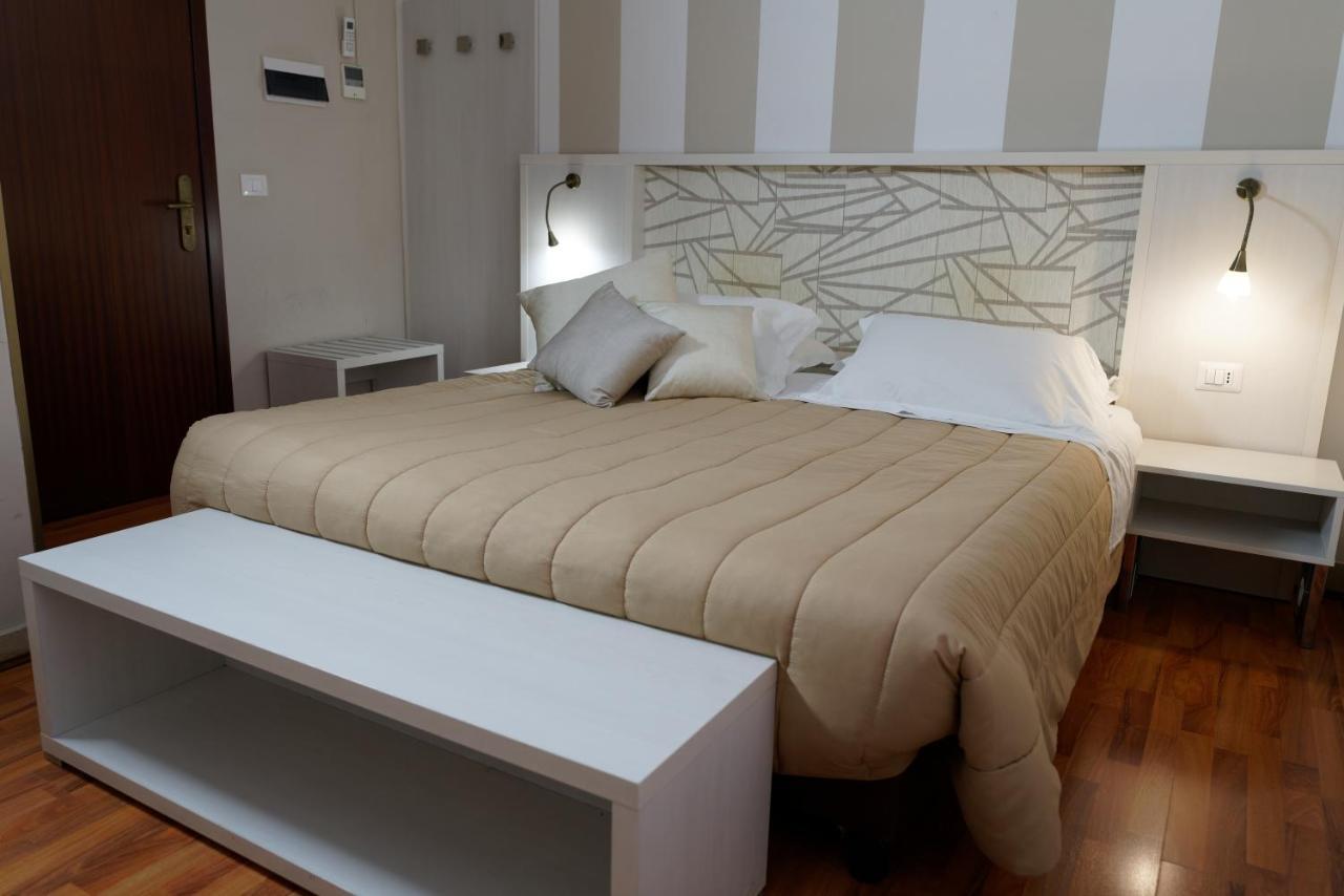 Hotel Sant'Elia Месина Екстериор снимка