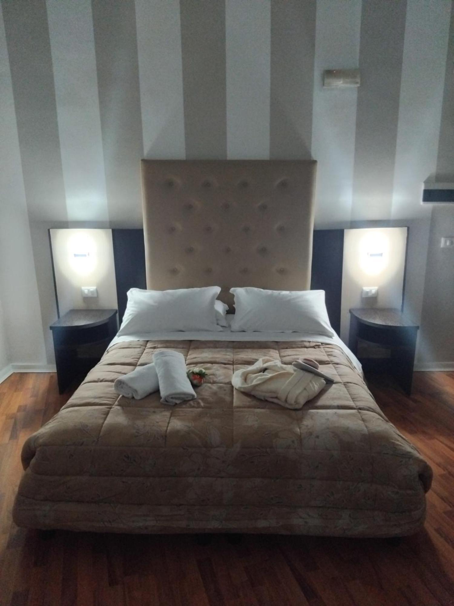 Hotel Sant'Elia Месина Екстериор снимка