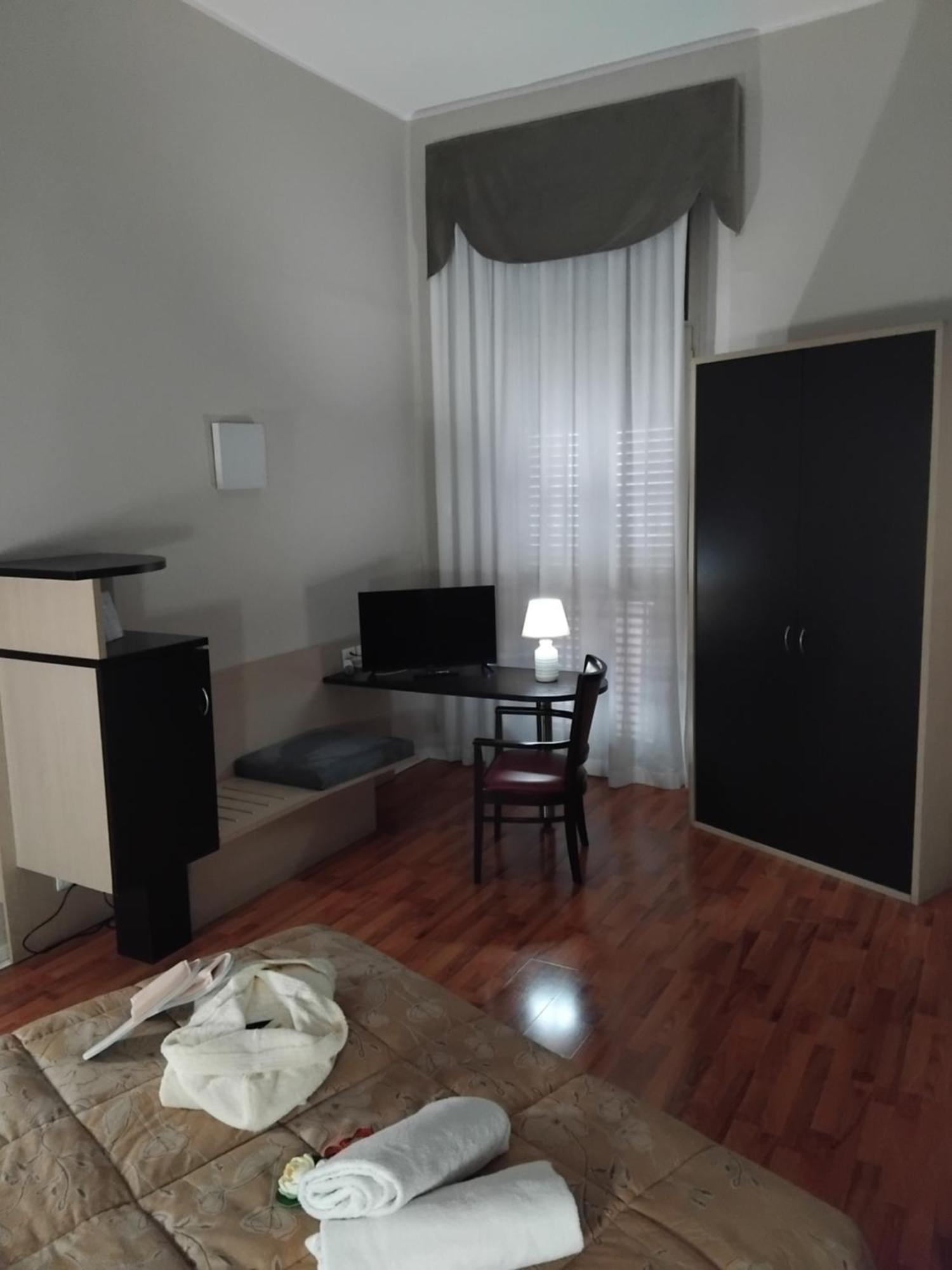 Hotel Sant'Elia Месина Екстериор снимка