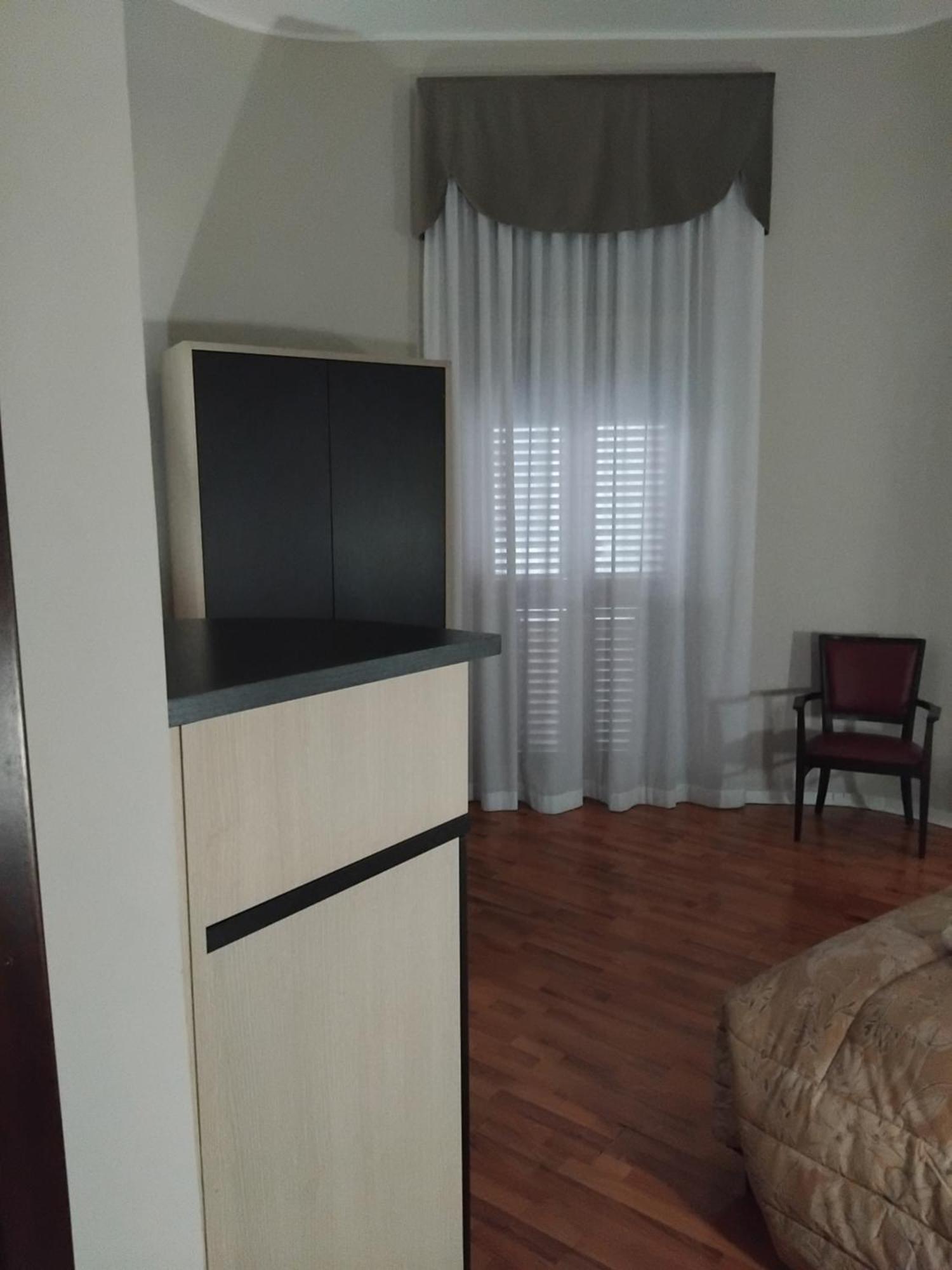 Hotel Sant'Elia Месина Екстериор снимка