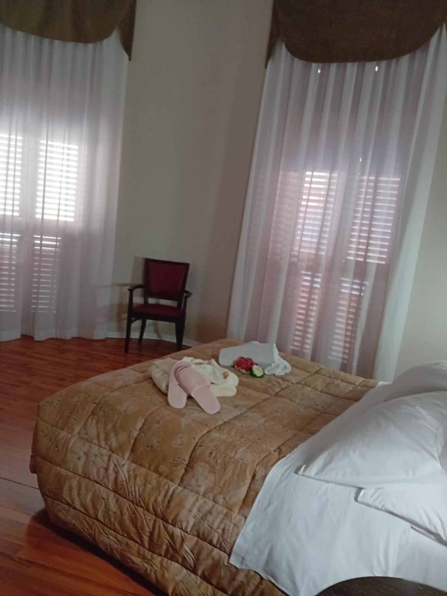 Hotel Sant'Elia Месина Екстериор снимка