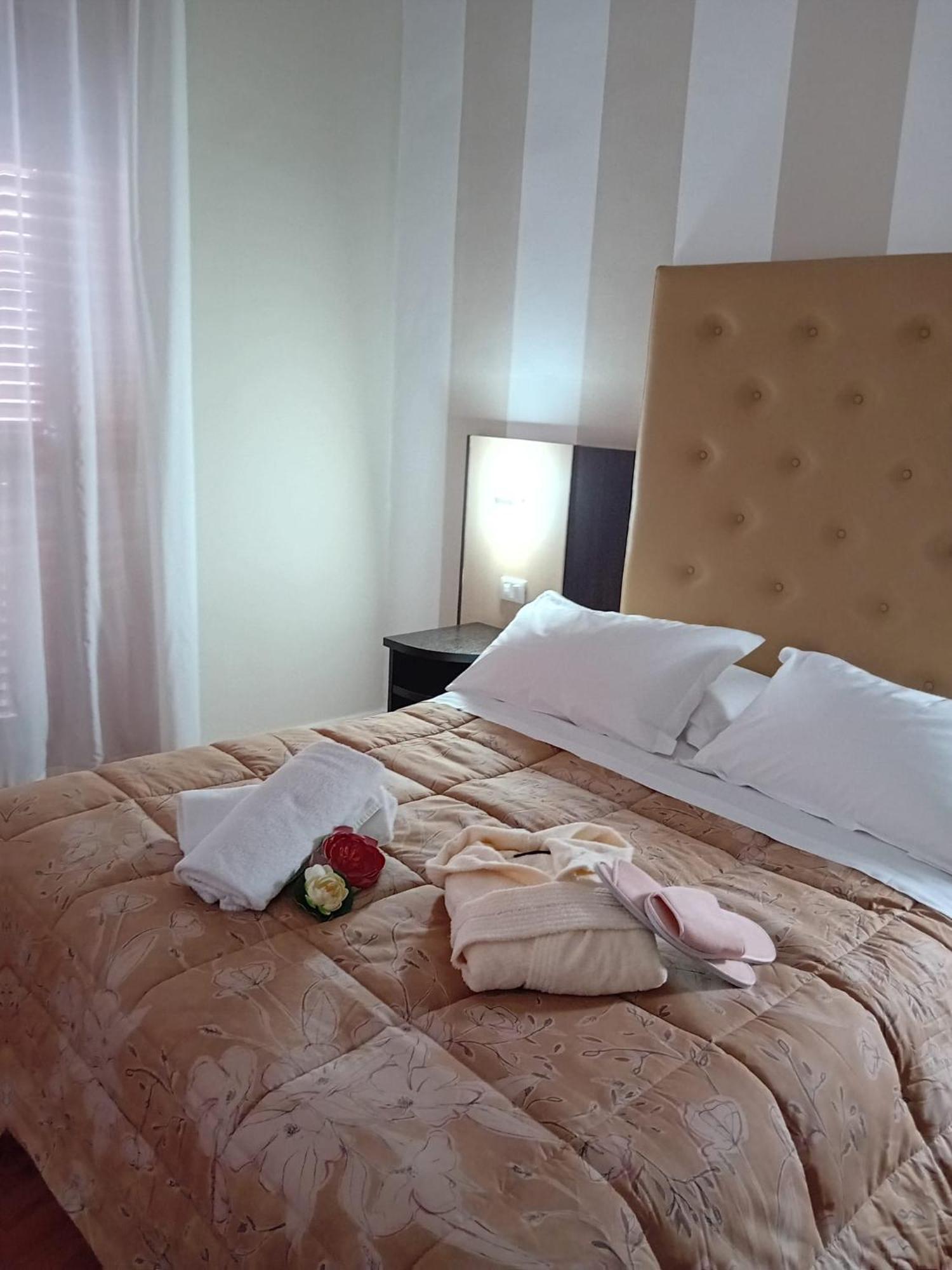 Hotel Sant'Elia Месина Екстериор снимка